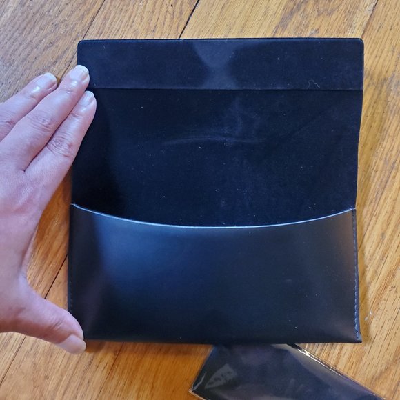 Moschino Women’s Sunglasses - NWT - Picture 4 of 10